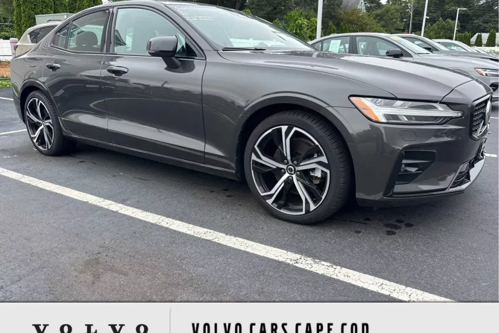 2025 Volvo S60 B5 Core photo 1