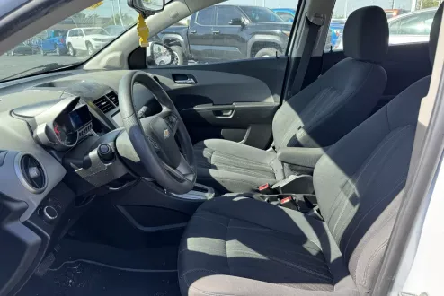 2016 Chevrolet Sonic LT photo 3