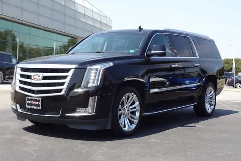 2018 Cadillac Escalade ESV photo 1