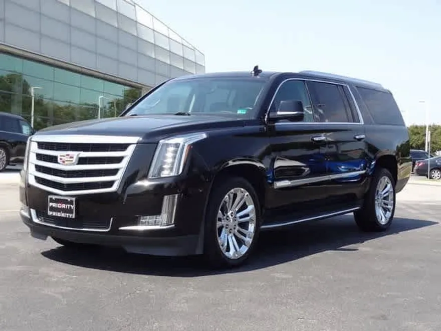 2018 Cadillac Escalade ESV photo 1