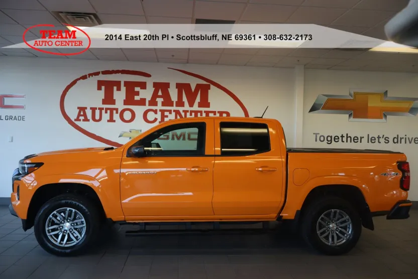 2025 Chevrolet Colorado Work Truck LT photo 1