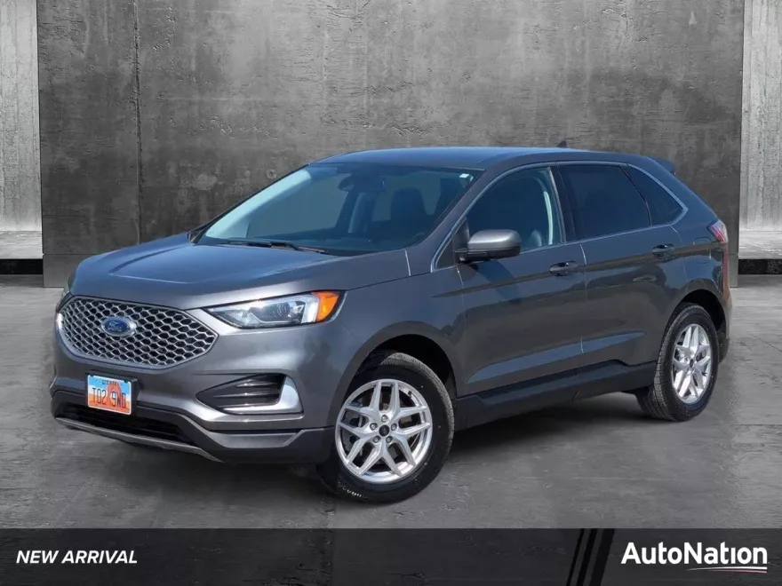 2023 Ford Edge Titanium photo 1