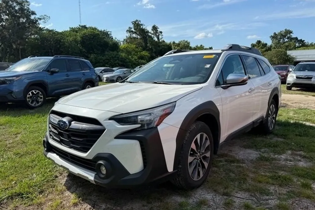 2023 Subaru Outback Touring XT photo 1