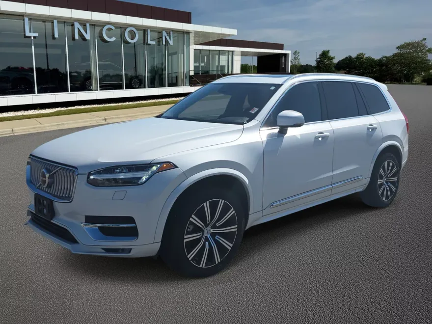2024 Volvo XC90 Core B5 AWD photo 1