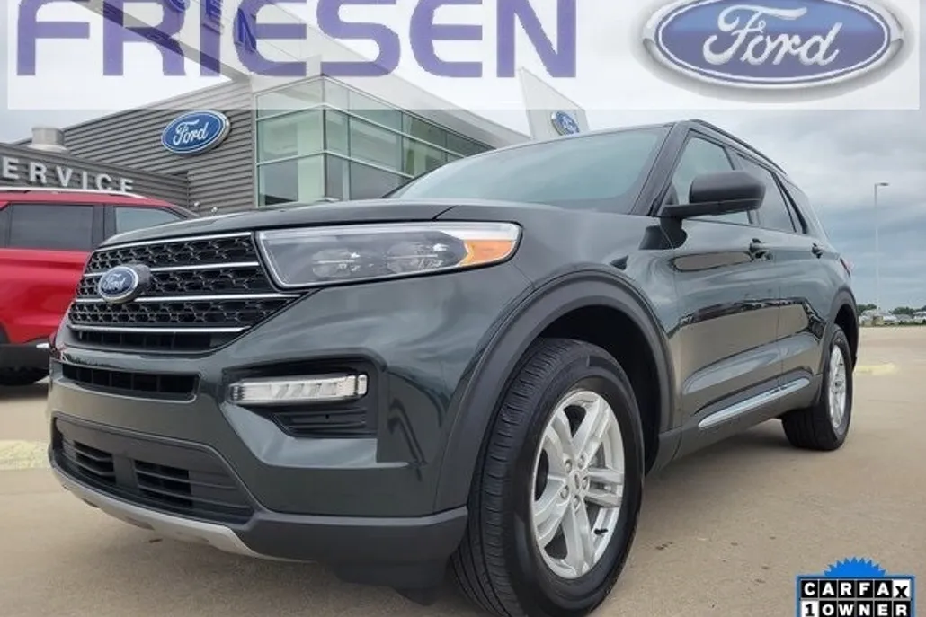2023 Ford Explorer XLT photo 1