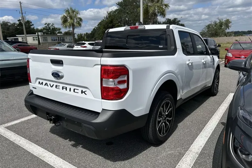 2024 Ford Maverick Lariat photo 1