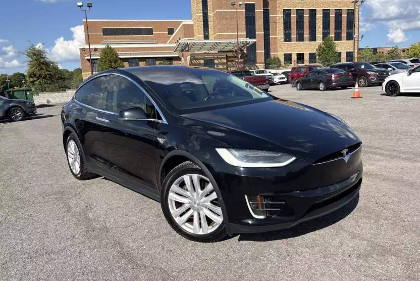 2016 Tesla Model X 90D photo 1