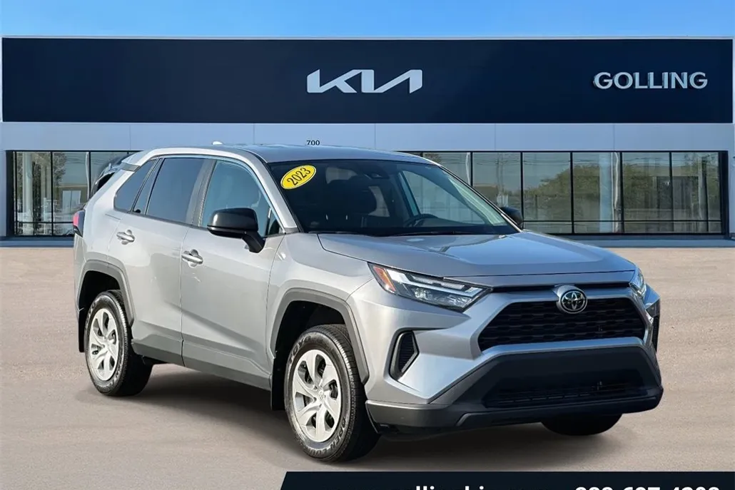 2023 Toyota RAV4 LE photo 1