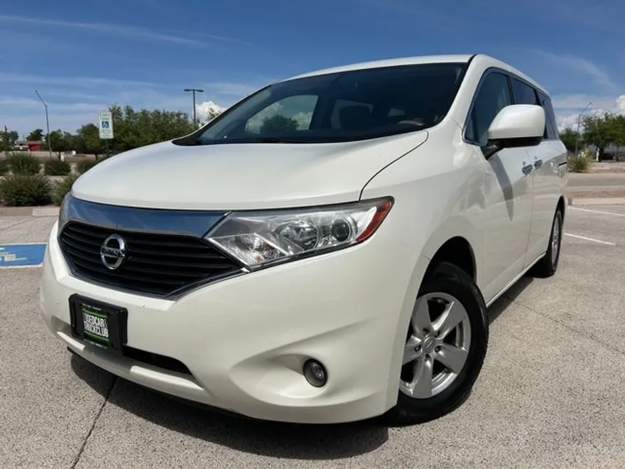 2015 Nissan Quest SV photo 1