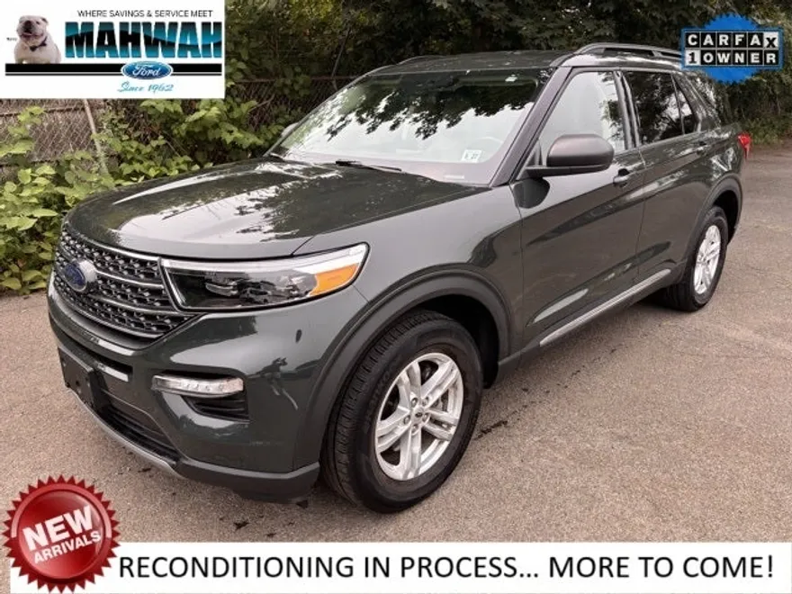 2022 Ford Explorer XLT photo 1