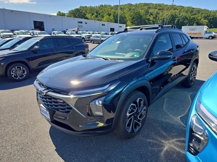 2025 Chevrolet Trax photo 1