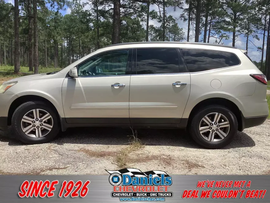 2017 Chevrolet Traverse 1LT photo 1