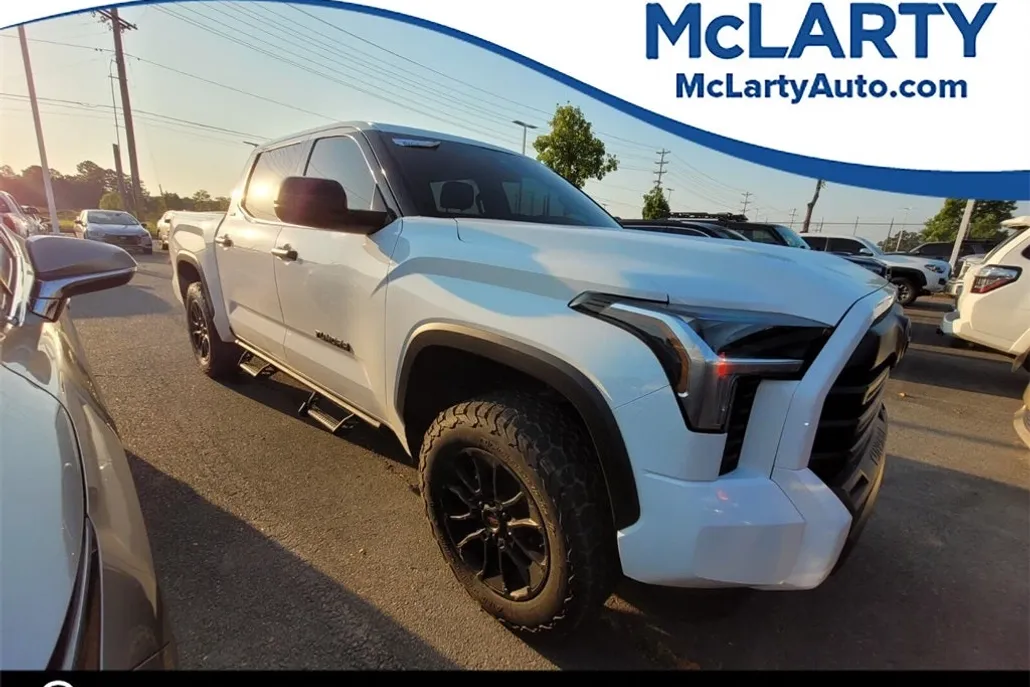 2023 Toyota Tundra SR5 CrewMax photo 1