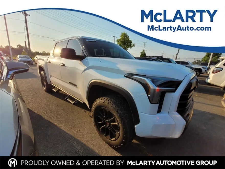 2023 Toyota Tundra SR5 CrewMax photo 1
