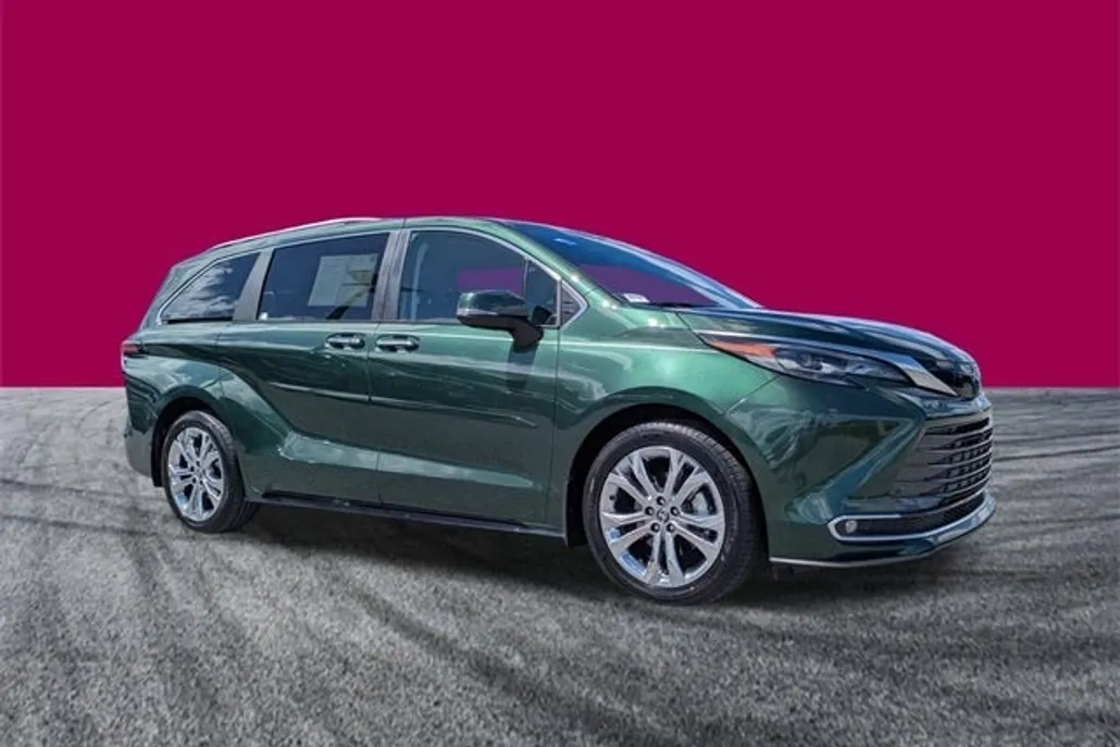 2024 Toyota Sienna Platinum photo 1