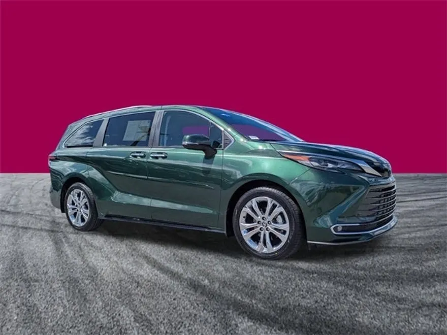 2024 Toyota Sienna Platinum photo 1