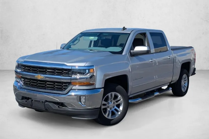 2018 Chevrolet Silverado 1500 LT photo 1