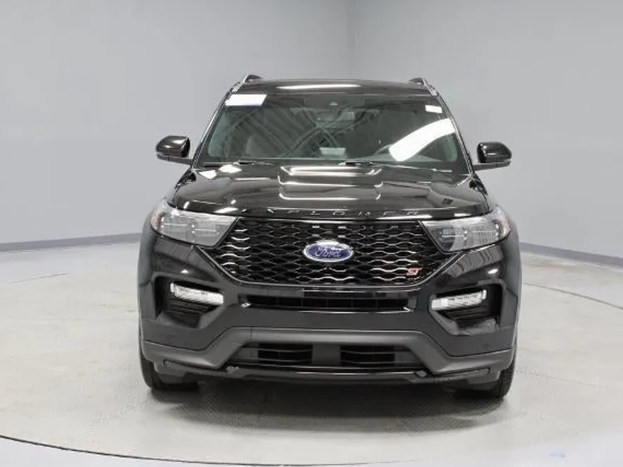 2022 Ford Explorer ST photo 1