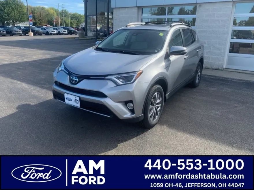 2017 Toyota RAV4 Hybrid XLE photo 1