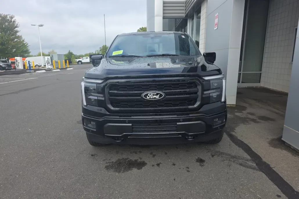 2025 Ford F-150 Lariat photo 1