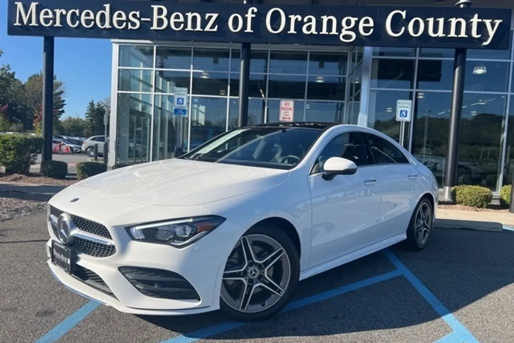 2023 Mercedes Benz CLA 250 4MATIC photo 1