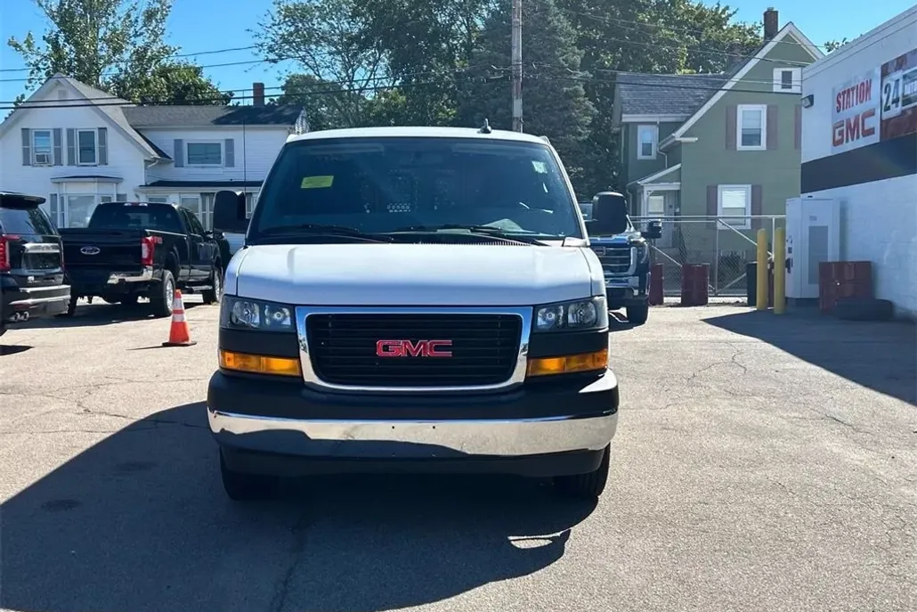 2023 Gmc Savana Cargo 2500 photo 1