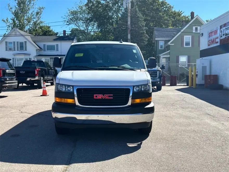 2023 Gmc Savana Cargo 2500 photo 1