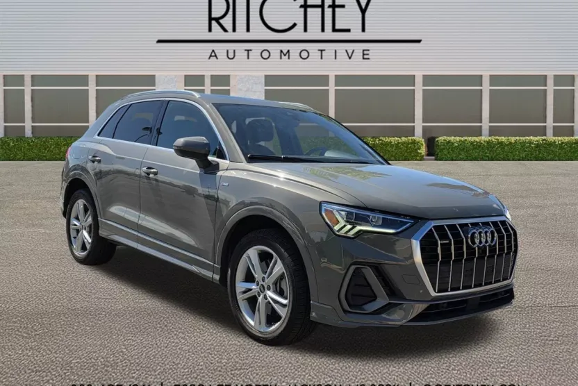 2022 Audi Q3 S line Premium Plus photo 1