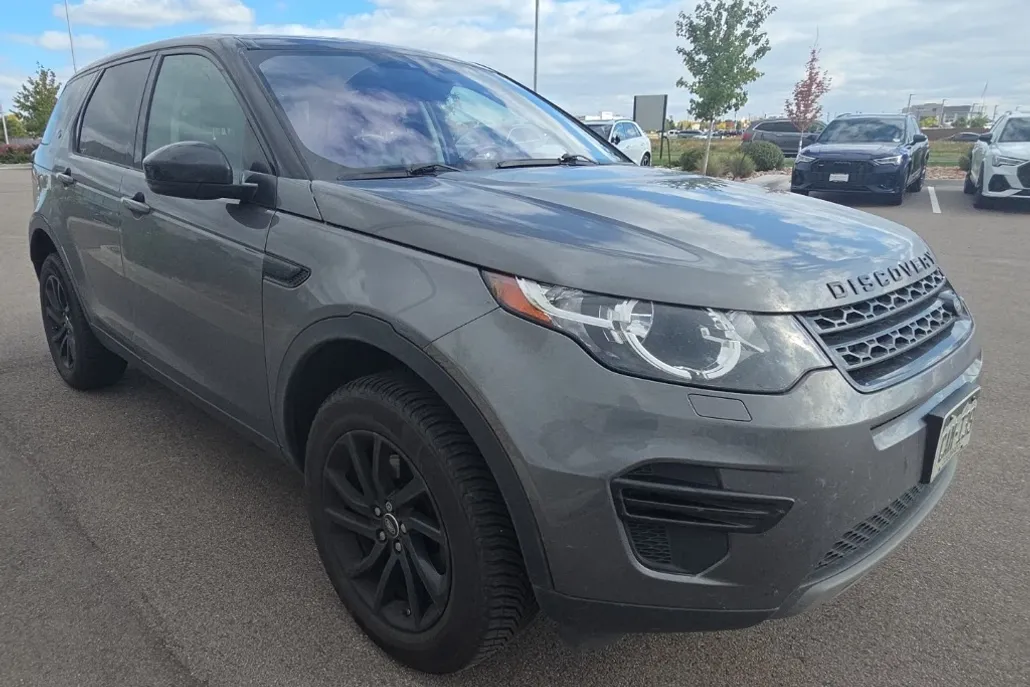 2018 Land Rover Discovery Sport SE photo 1