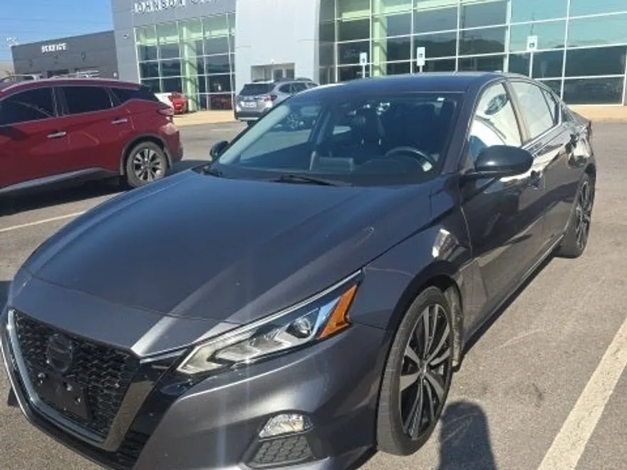 2021 Nissan Altima 2.5 SR photo 1