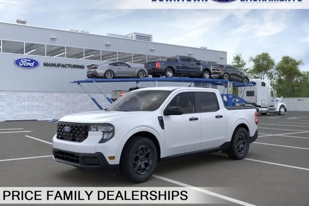 2025 Ford Maverick XLT photo 1