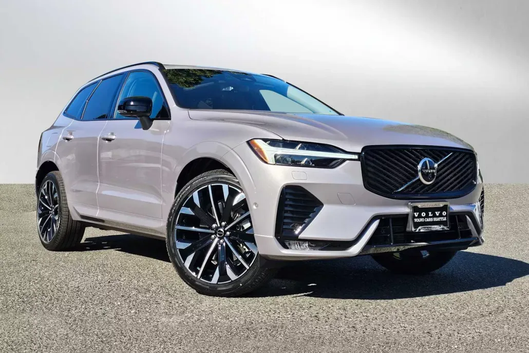 2026 Volvo XC60 B5 photo 1