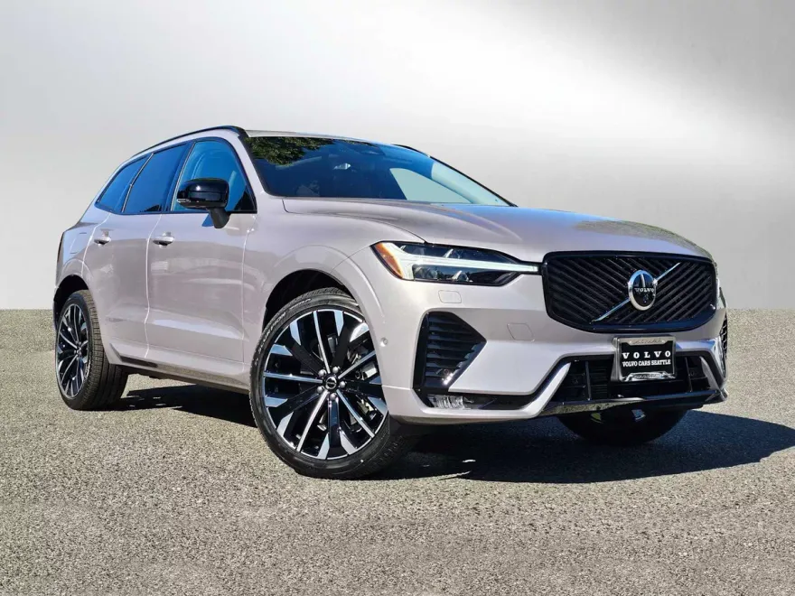 2026 Volvo XC60 B5 photo 1