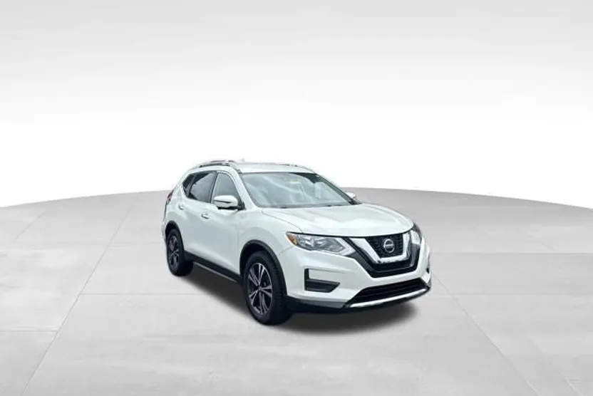 2020 Nissan Rogue SV photo 1