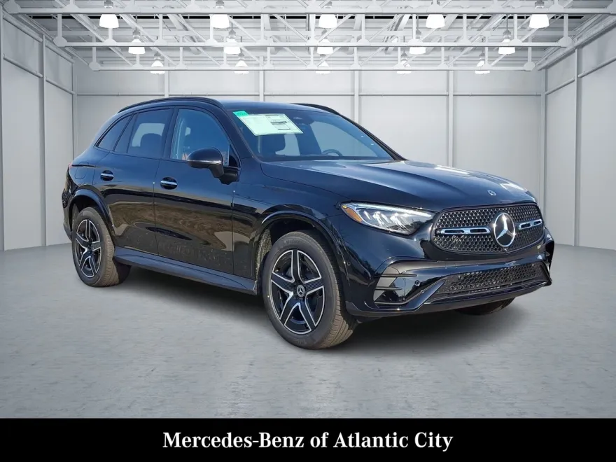 2025 Mercedes Benz GLC 300 4MATIC photo 1