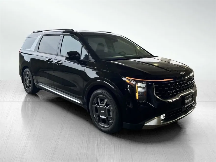 2025 Kia Carnival SX photo 1