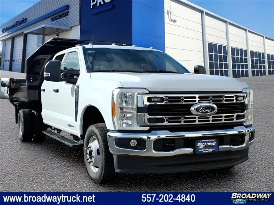 2023 Ford F-350 XL photo 1