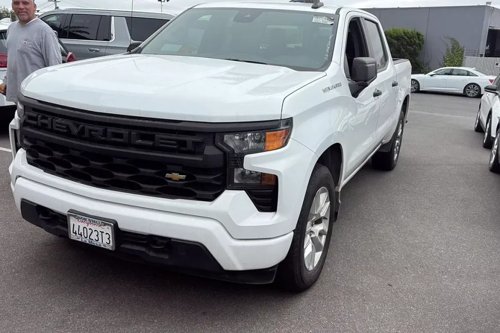 2023 Chevrolet Silverado 1500 Custom photo 1