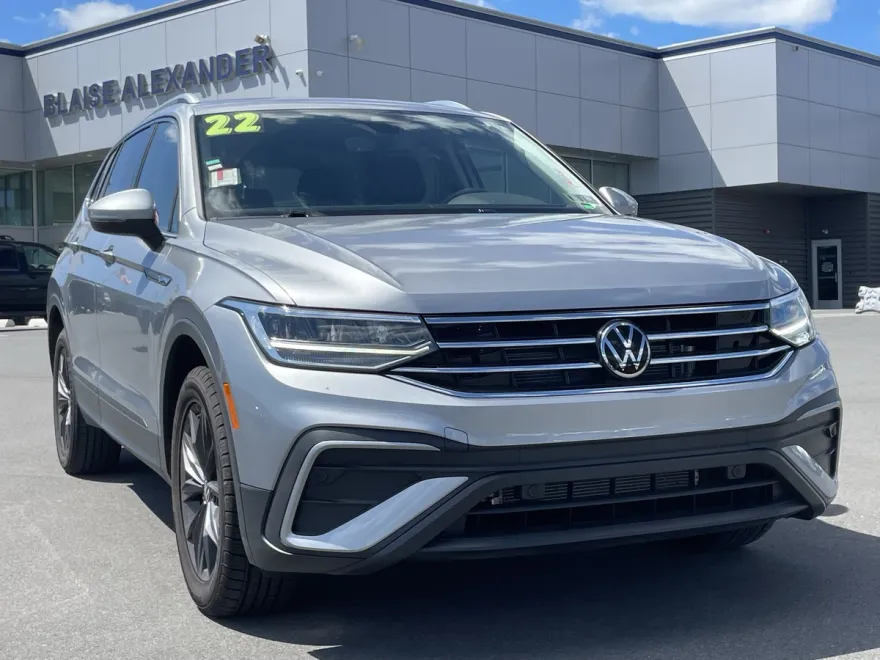 2022 Volkswagen Tiguan SE photo 1