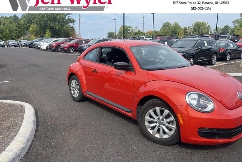 2016 Volkswagen Beetle 1.8T S photo 1