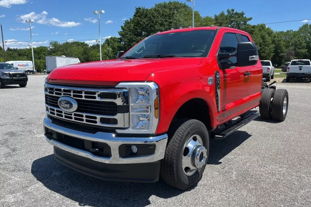 2024 Ford F-350 XL photo 1