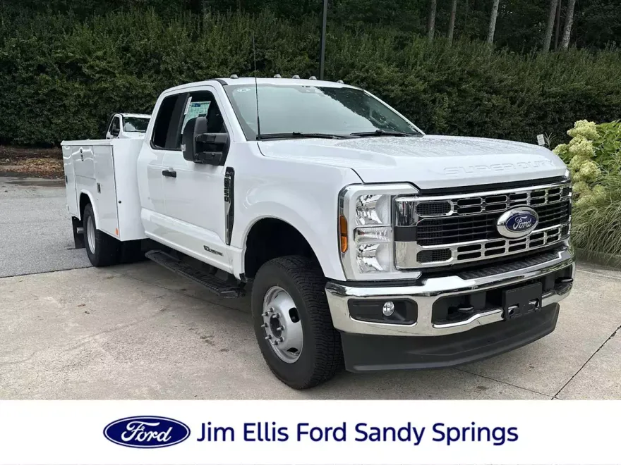 2025 Ford F-350 XL photo 1