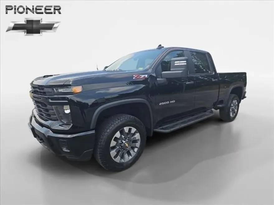 2024 Chevrolet Silverado 2500HD Custom photo 1