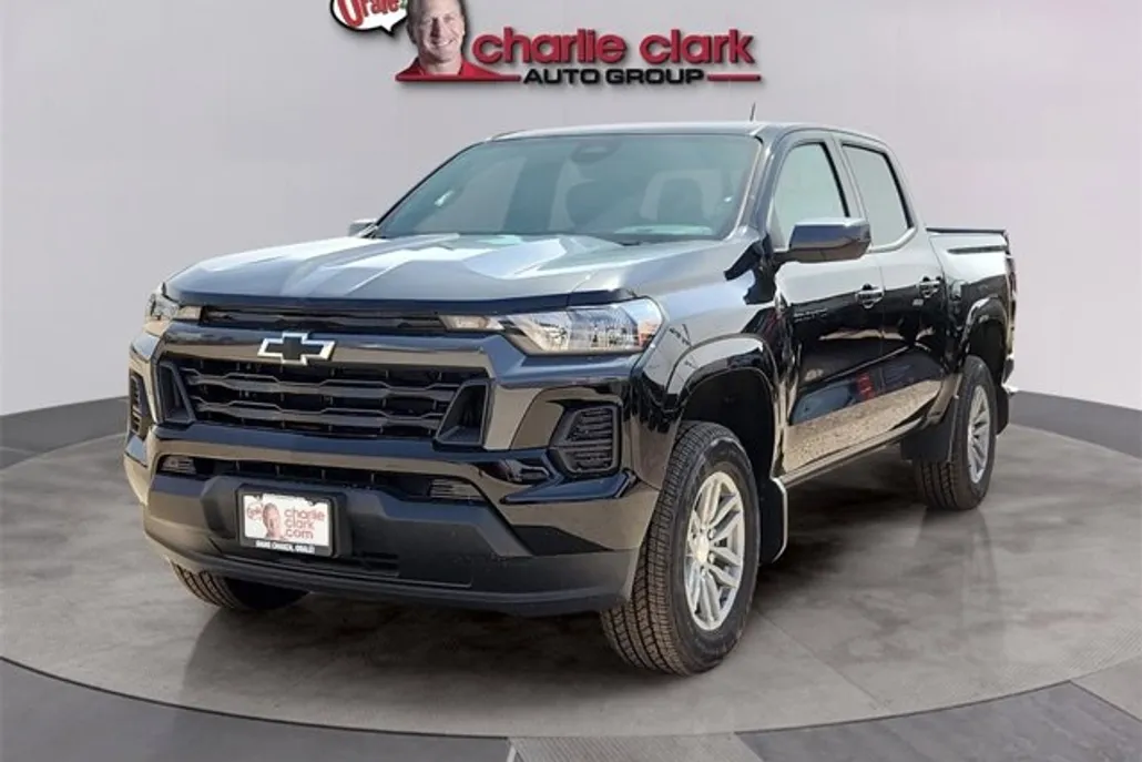 2025 Chevrolet Colorado Work Truck LT photo 1