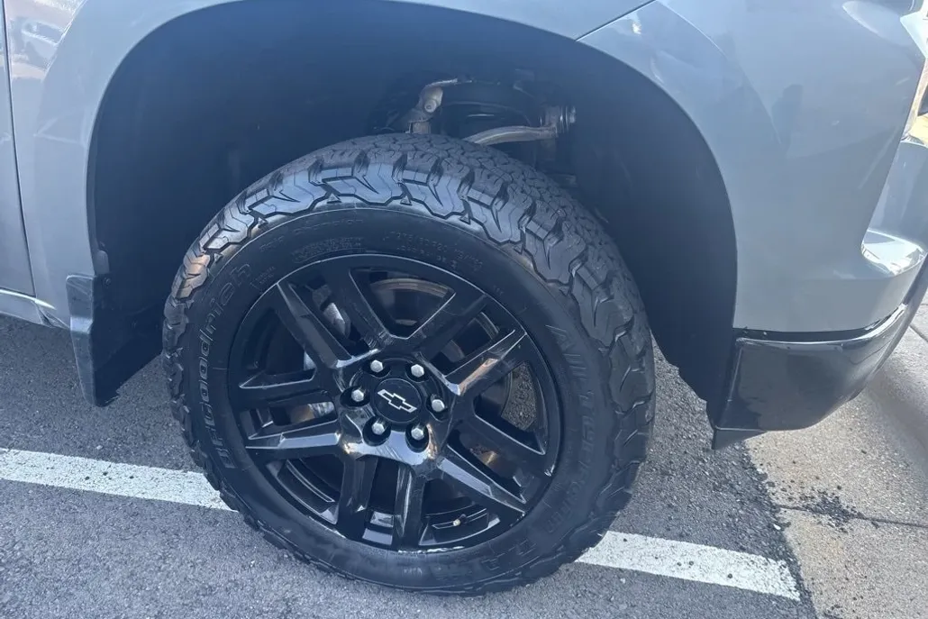 2023 Chevrolet Silverado 1500 Custom Trail Boss photo 1