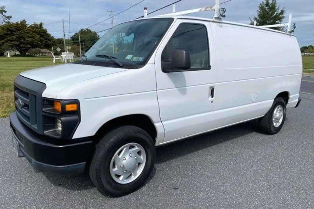 2013 Ford E-150 photo 1