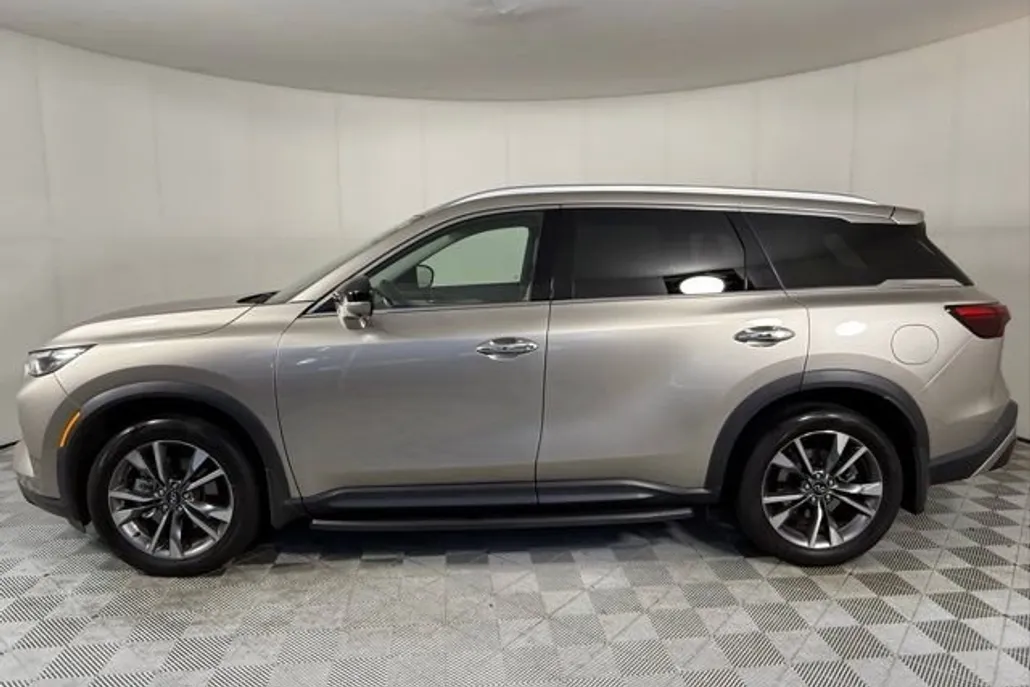 2023 Infiniti QX60 Luxe photo 1