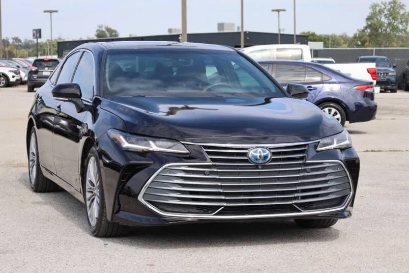 2020 Toyota Avalon Hybrid Limited photo 1