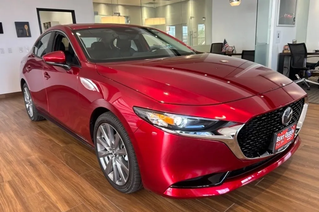 2025 Mazda Mazda3 2.5 s Preferred photo 1