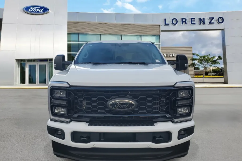 2026 Ford F-250 Lariat photo 1